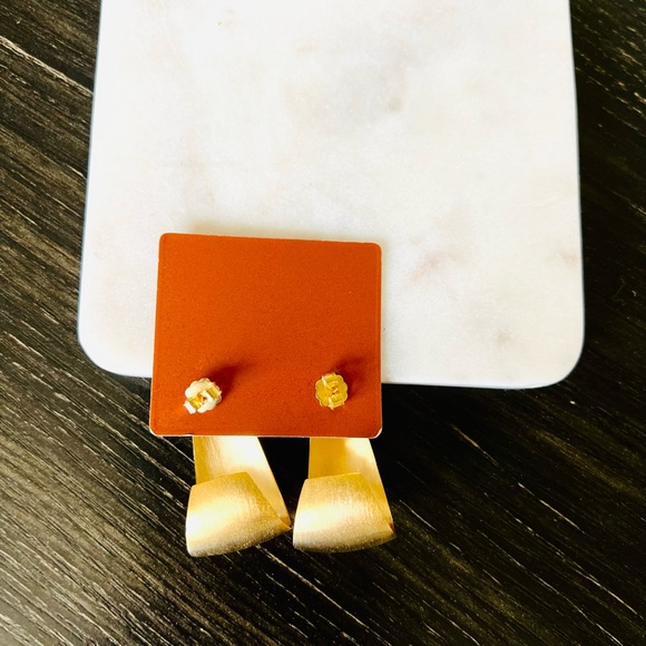 Gold Earrings - Picture 2 of 2